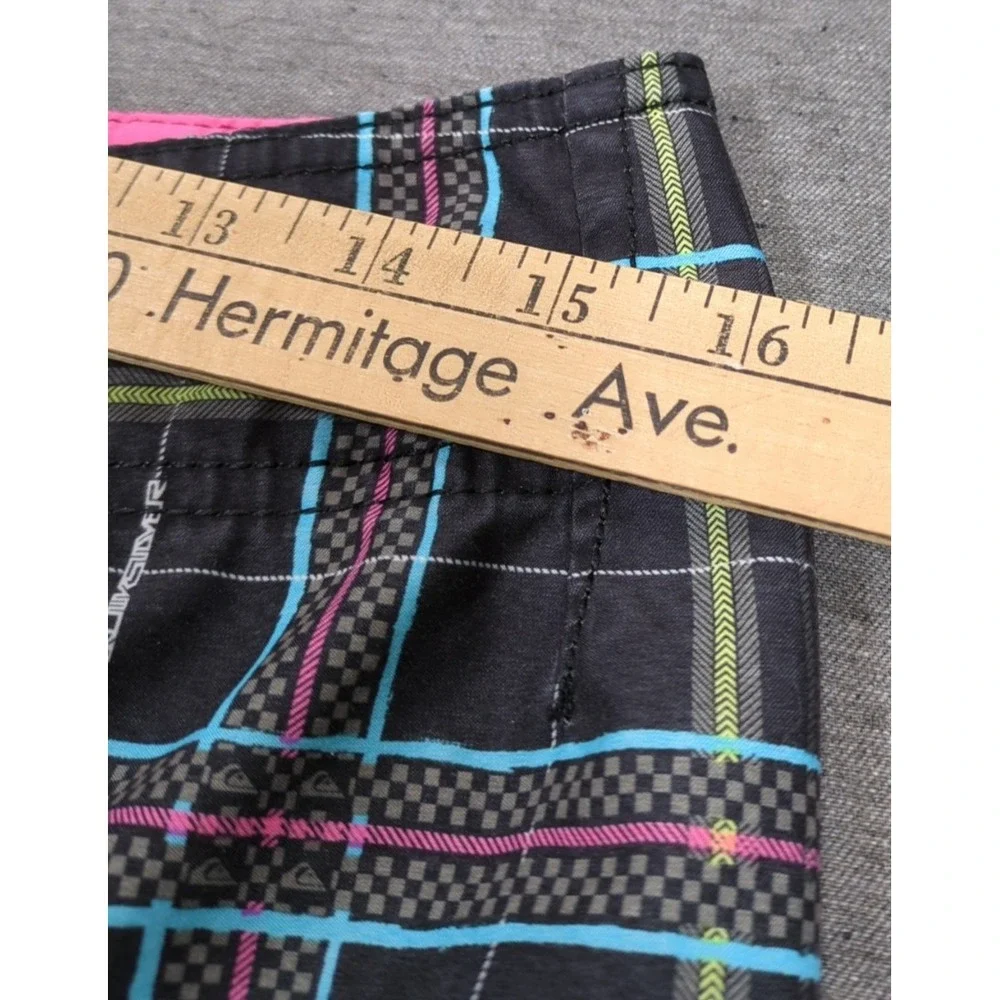 Vtg Quicksilver Board Shorts Swim Trunks Men 32 34 Black Blue Pink Plaid 90s Y2K